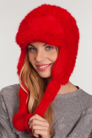 Красная шапка-ушанка вязаный мех