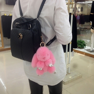 розовый кролик на сумку