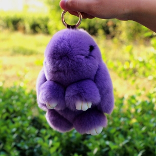 фиолетовый кролик с ресничками